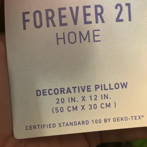 🍍Forever 21 Home super soft plush pineapple accent throw pillow NWT - Picture 6 of 6